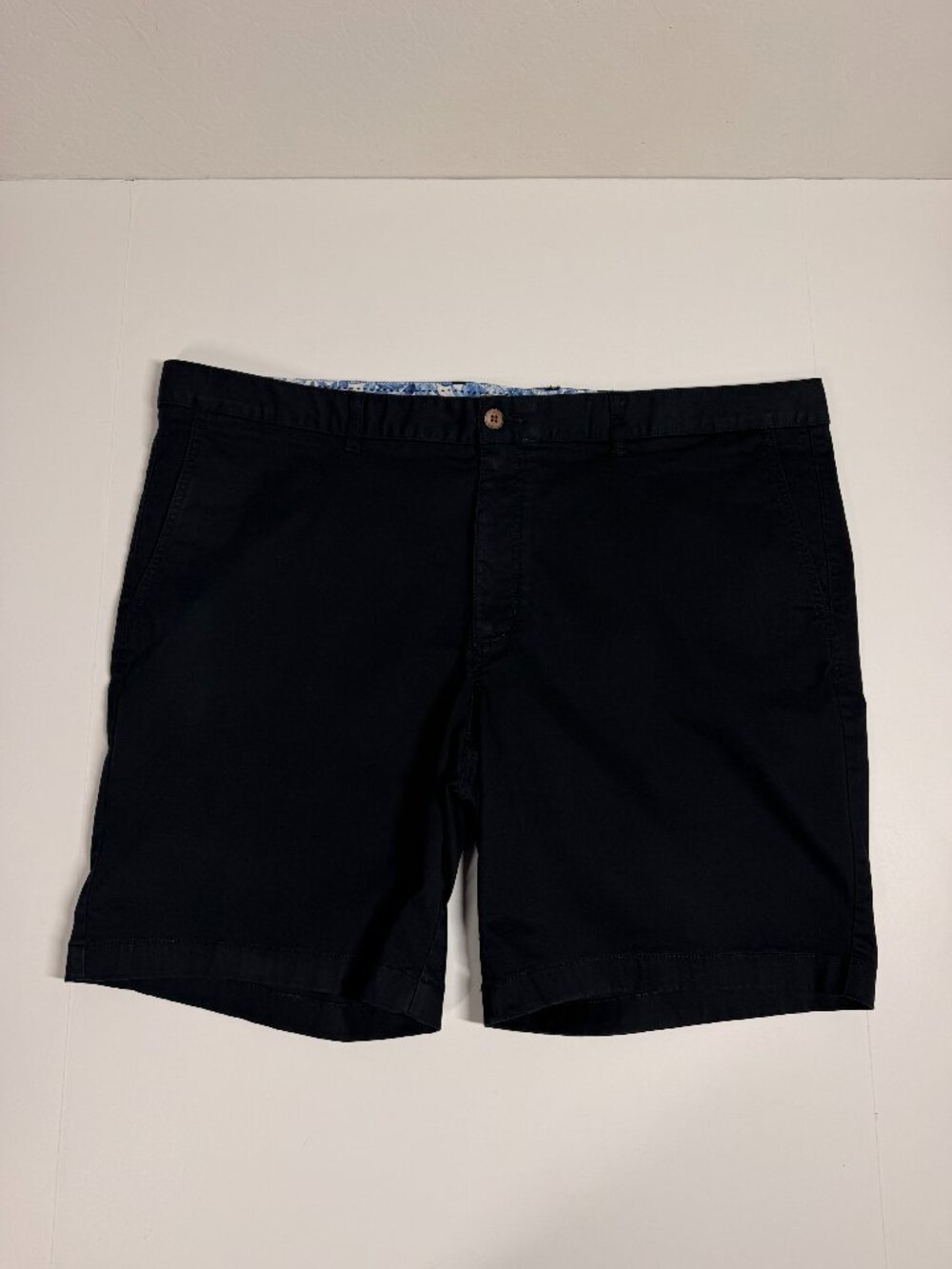 Tommy Bahama  Cotton Tencel Boracay Shorts - Black - 42 x 9 - MSRP $99